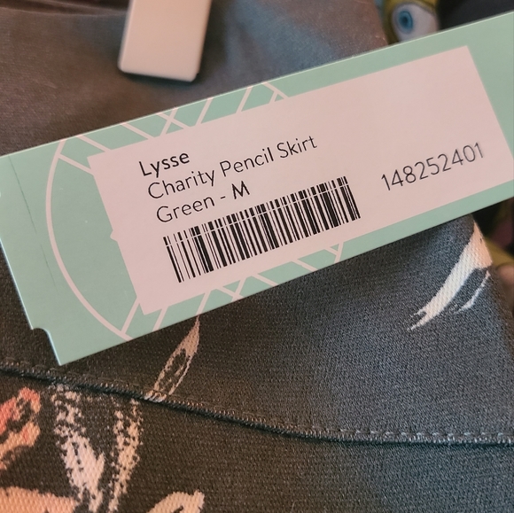 Lysse - Charity Pencil Skirt - Picture 3 of 6